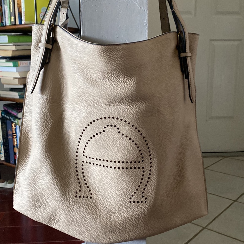 Etienne Aigner leather tote EUC